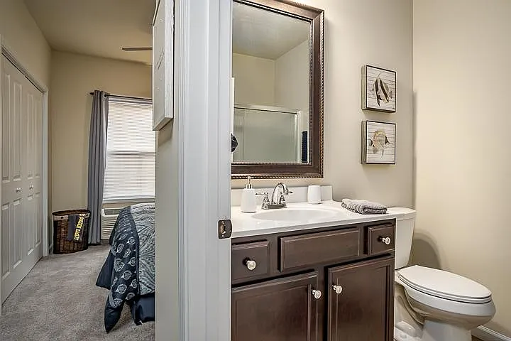 1 bed, 400 sqft, $995 — Photo 4