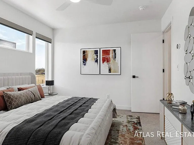 240 Osiander Street — Photo 9