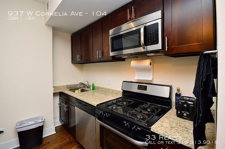 1st image of 937 W Cornelia Ave APT 104