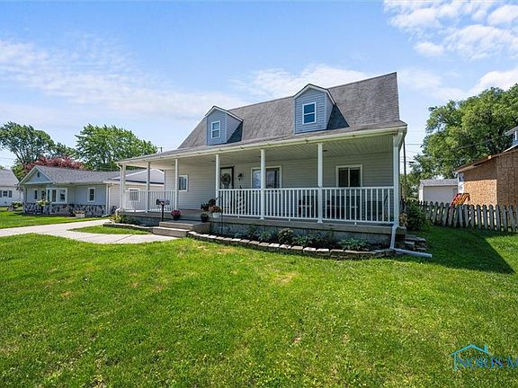 3rd image of 407 Venice Dr