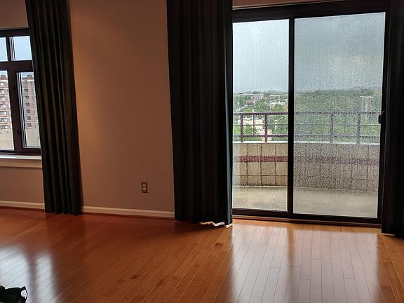 3rd image of 2400 Clarendon Blvd Penthouse 13
