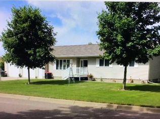 517 2nd Ave SW, Melrose, MN 56352