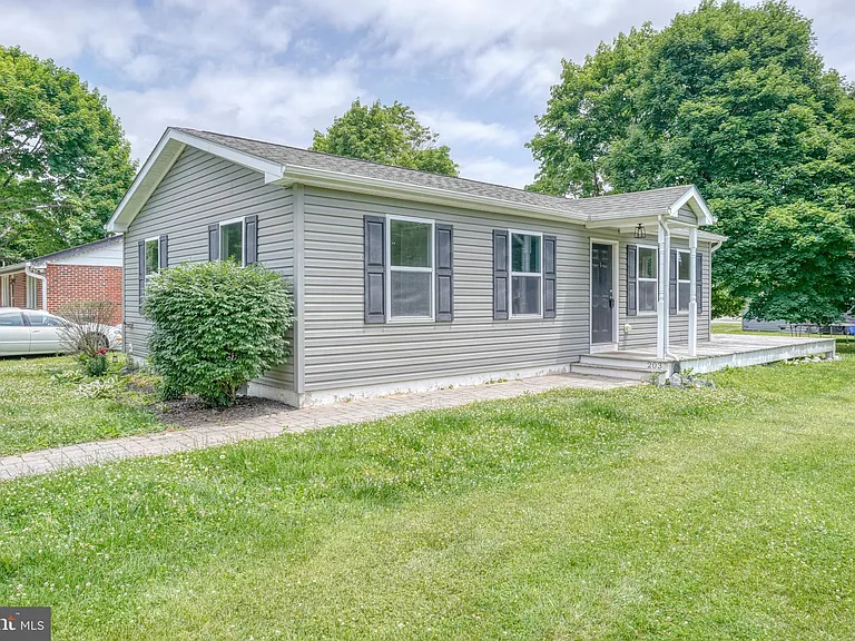 203 Hamilton St — Photo 22
