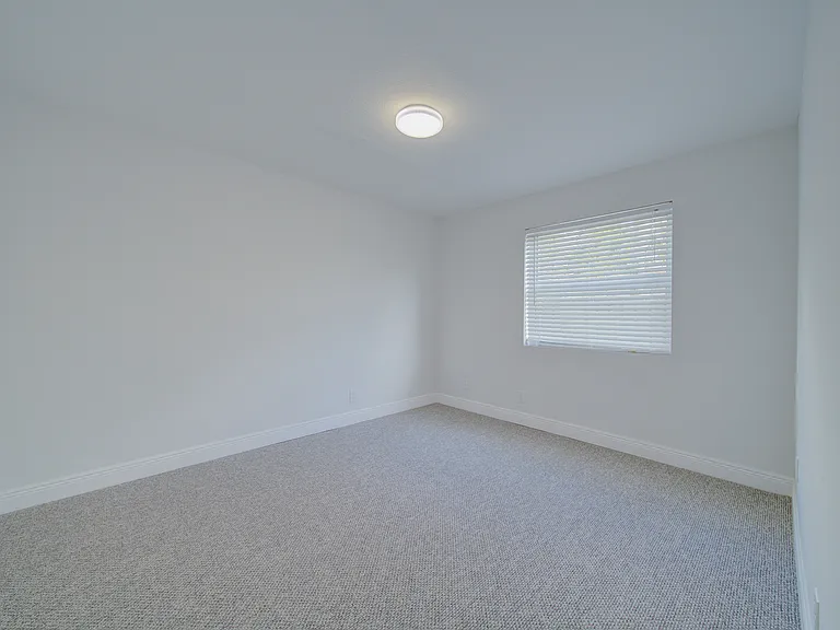 1611 NE 3rd Ave #2 — Photo 11