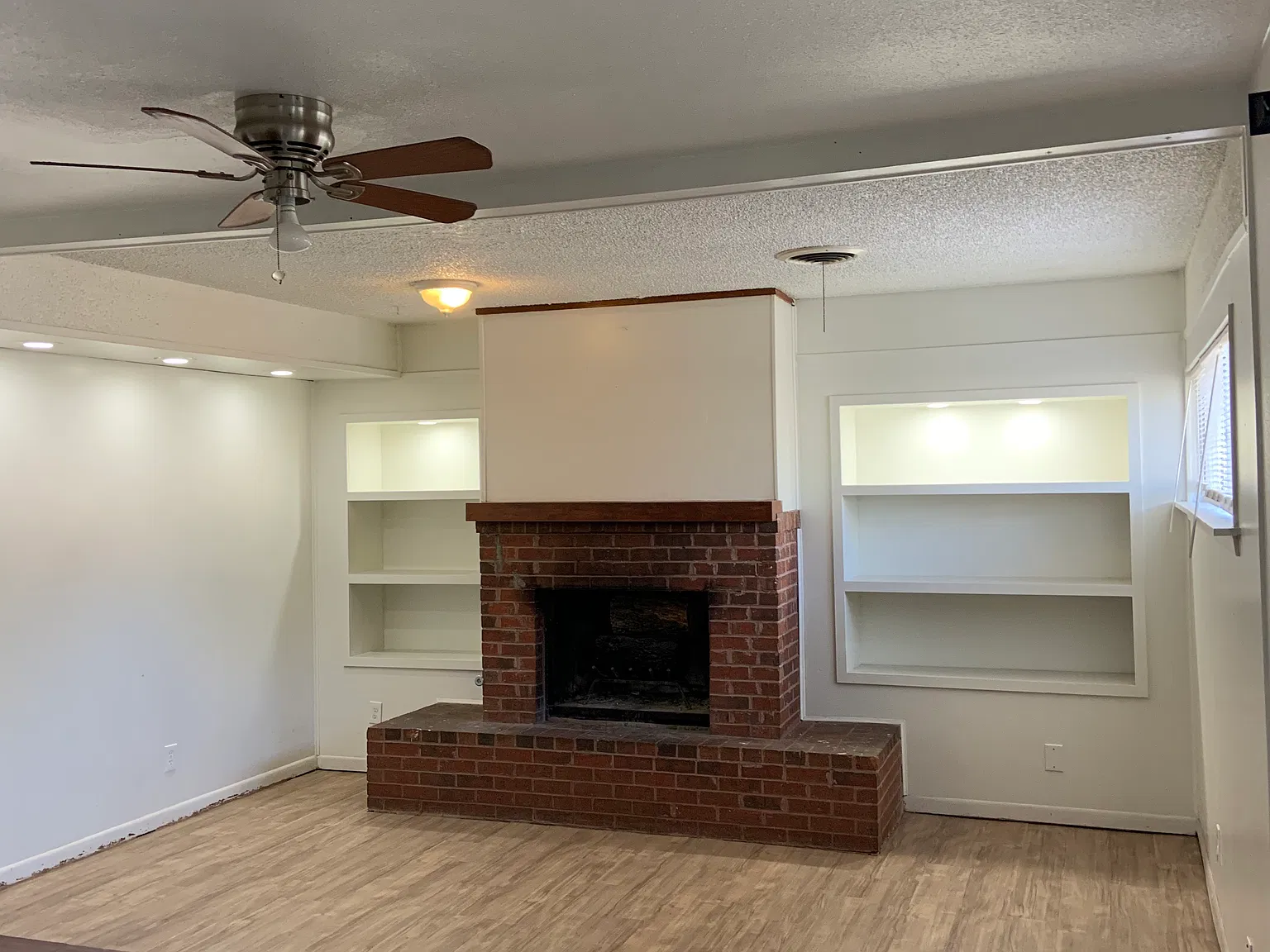 3 bed, 1350 sqft, $1,400 — Photo 2