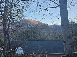 106 Silverleaf Cir, Maggie Valley, NC 28751
