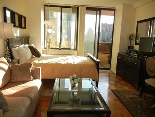 Rented by Douglas Elliman | media 19