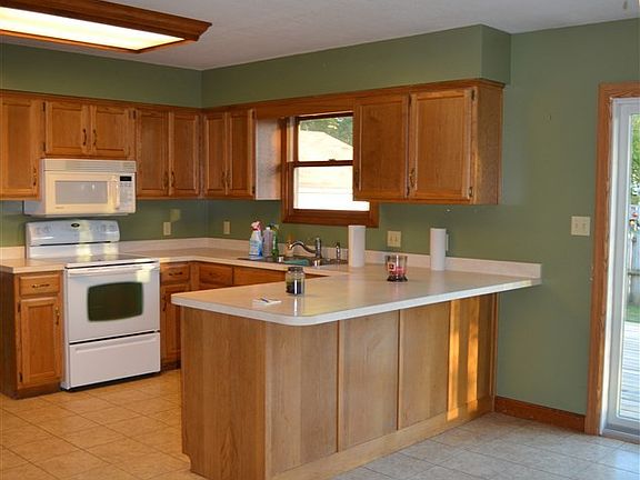 4th image of 108 E Meadowlark Dr