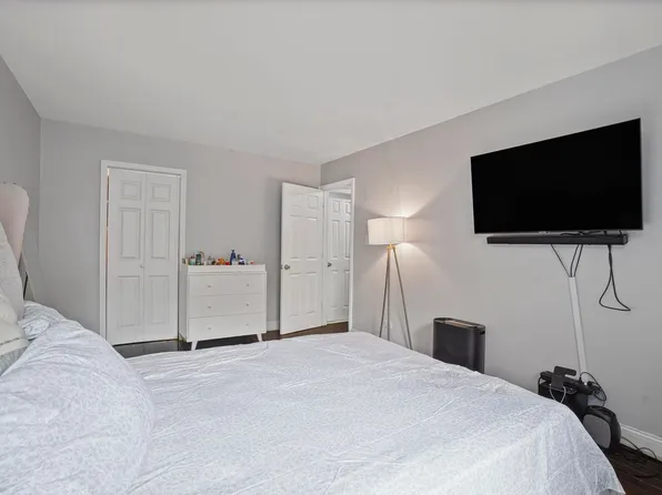 1200 East 53rd Street image 7 of 10