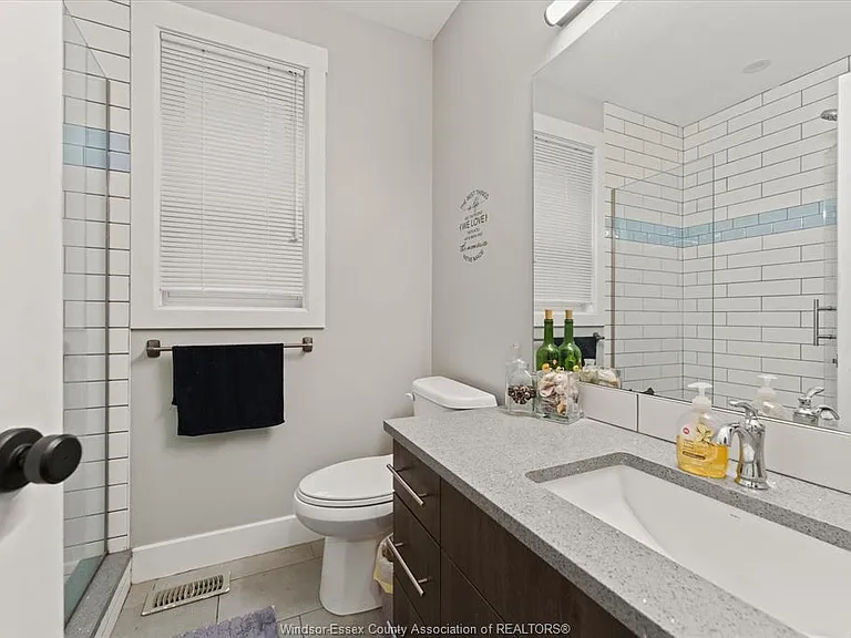 3222 Peter St #MAIN — Photo 19