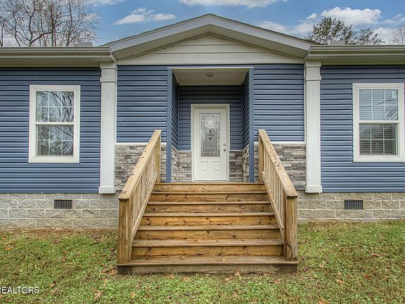 2nd image of 1747 Dumplin Loop Rd