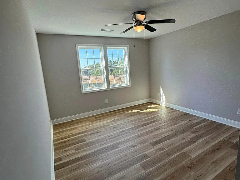 895 S Henley St — Photo 5