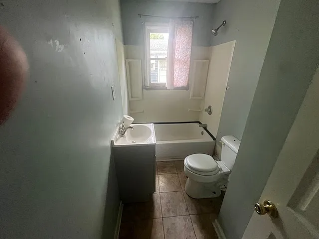 410 Coman St — Photo 5