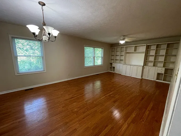 227 Mill Rd — Photo 2