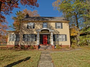 2611 Edgehill Rd, Cleveland Heights, OH 44106