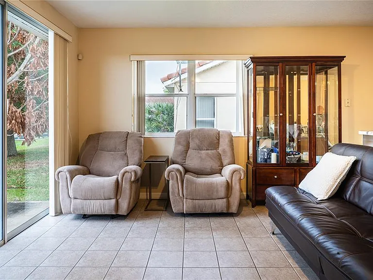 2955 Marbella Dr — Photo 8