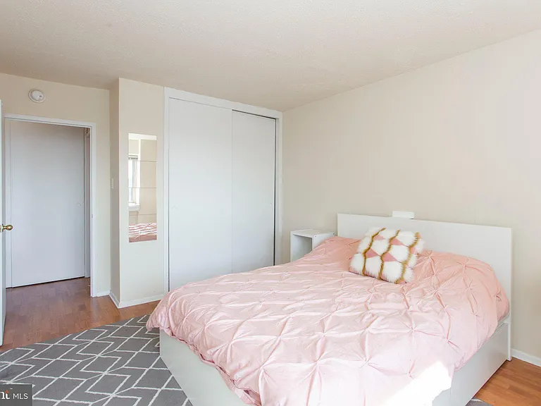 2101 Chestnut St #17-1713 — Photo 11
