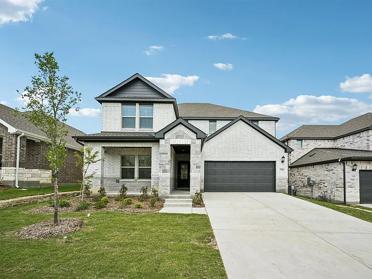 718 London Town Ln — Photo 1