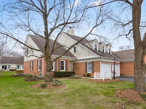 803 Willow Hills Ln, Prospect Heights, IL 60070