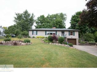 15436 Yorkleigh Dr, Lansing, MI 48906