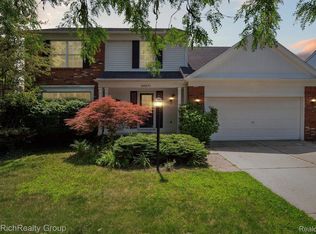 46471 Doubletree Rd, Canton, MI 48187