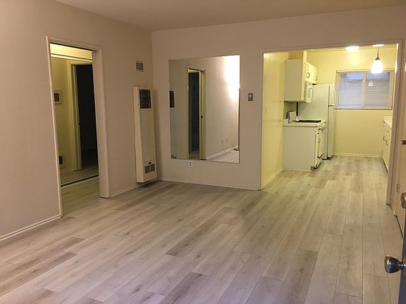 3rd image of 122 S Buena Vista St #C