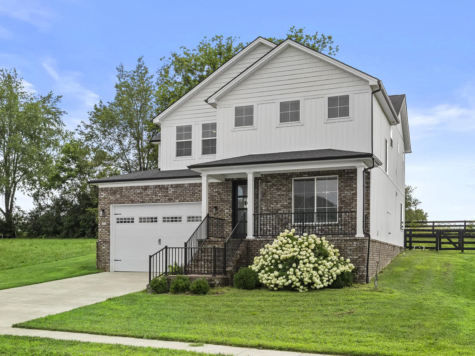 5 bed, 3.0 bath, 2808 sqft, $3,000 — Photo 3