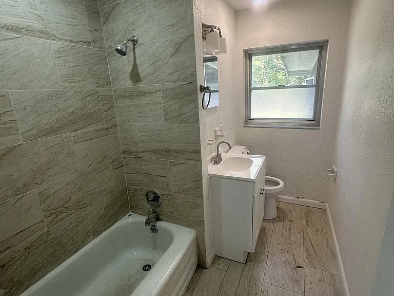 1213 Roger Babson Rd #1 — Photo 9