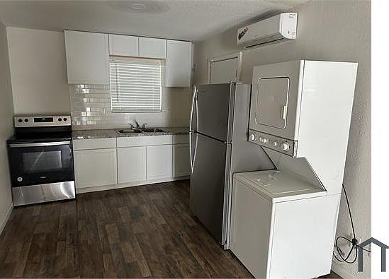 1st image of 3805 Wipprecht St #4