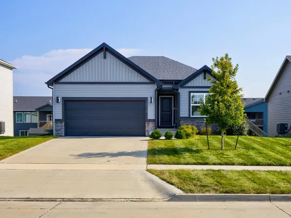 3012 Plum Dr, Norwalk, IA 50211