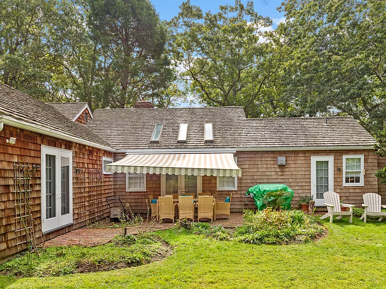 197 Hog Creek Rd — Photo 3