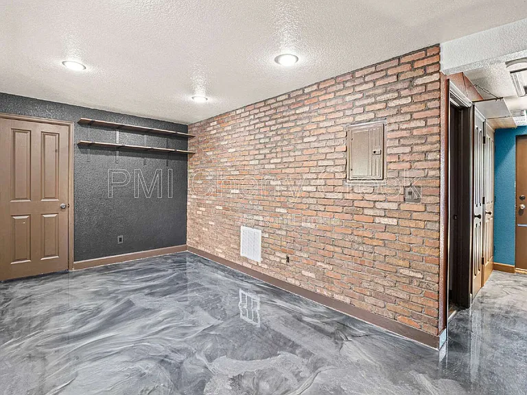 3419 Decatur St — Photo 7