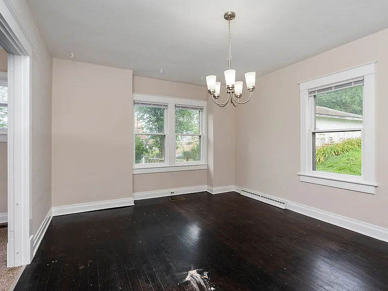 112 Biltmore St — Photo 3