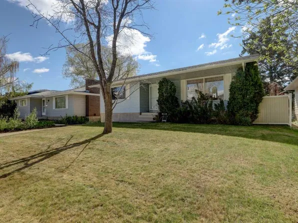 255 N Huntcroft Rd NE, Calgary, AB T2K 4E1