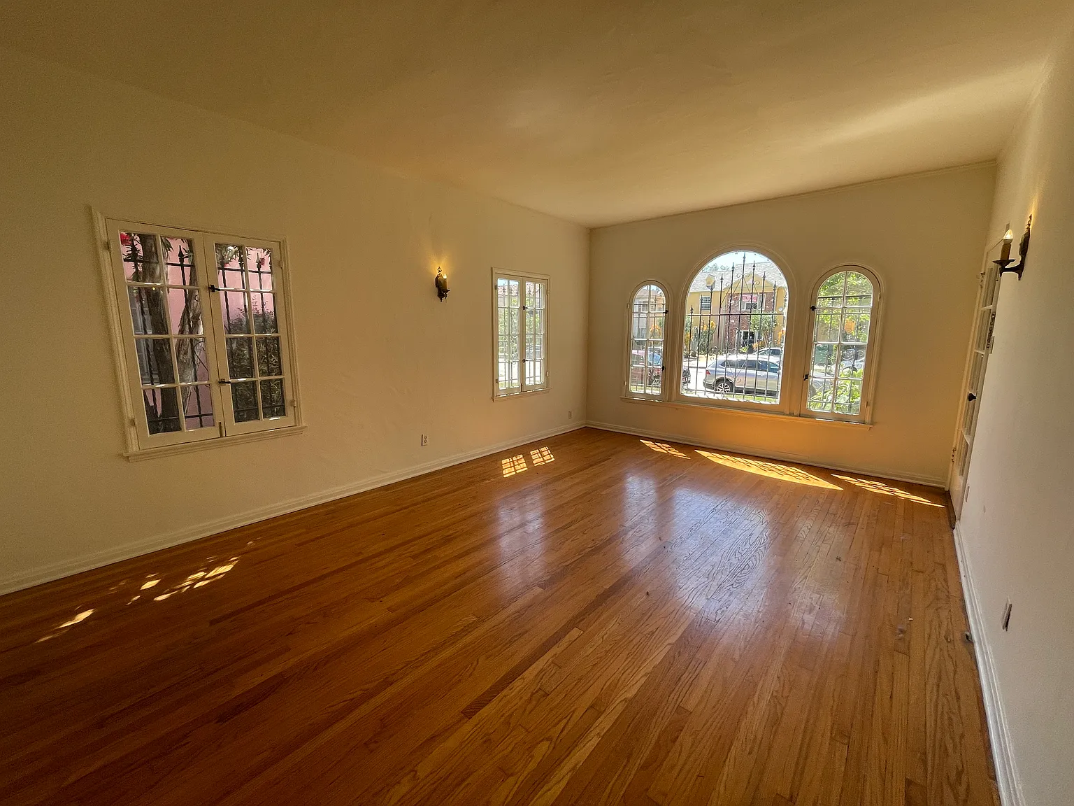 1 bed, 800 sqft, $1,995 — Photo 1