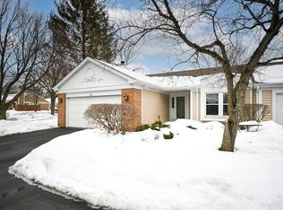 944 Adare Dr #5601, Wheaton, IL 60189