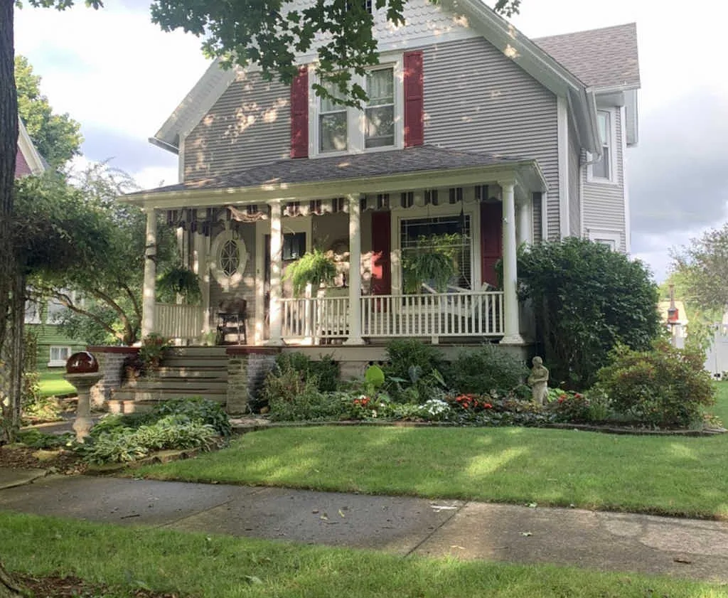 206 N Pine St photo 1