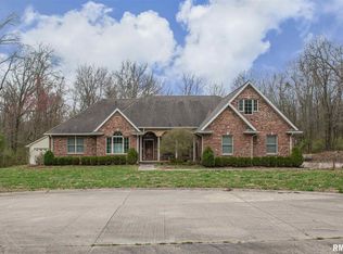 17 Windsor Pl, Mount Vernon, IL 62864