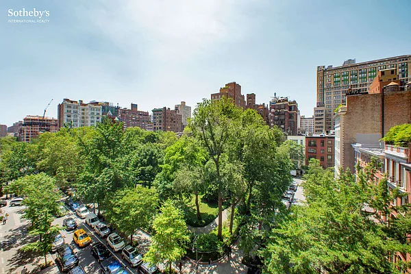 Sold by Sotheby's International Realty | media 22