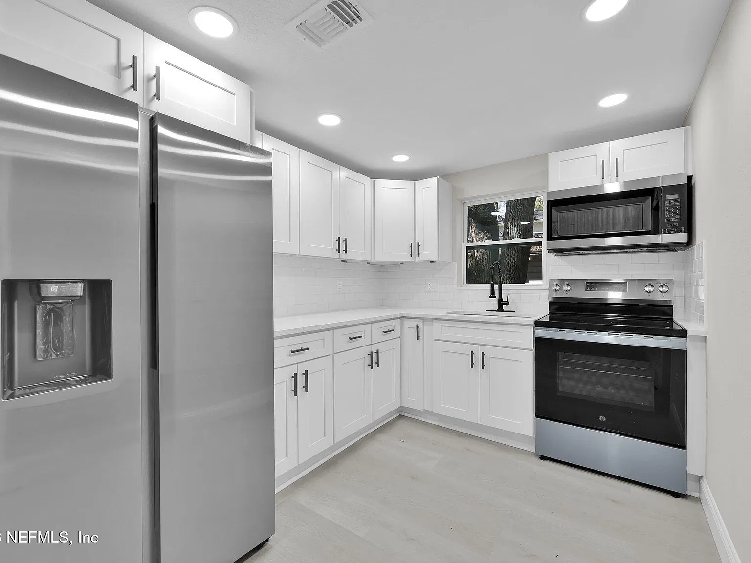 2 bed, 1.0 bath, 1079 sqft, $1,400 — Photo 1