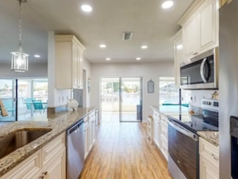 Camelia Dr — Photo 11