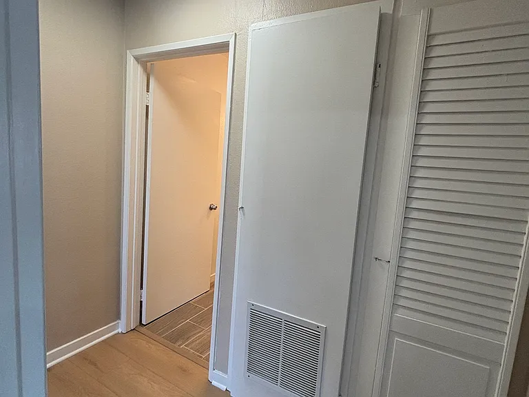 6924 Vesper Ave — Photo 6