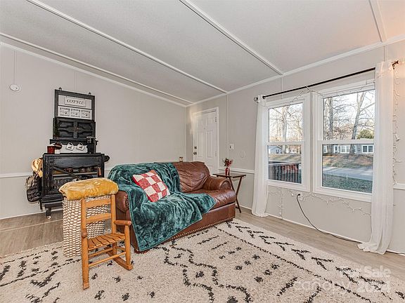 4th image of 1329 Shady Valley Ln