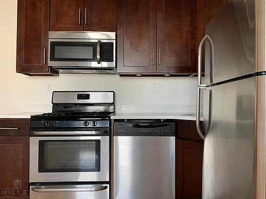 Rented by Hillel Realty Group | media 10