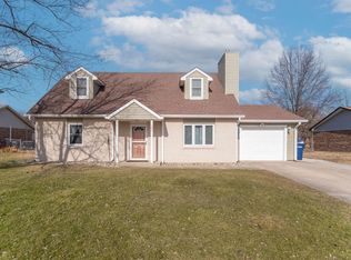 290 Christina Dr, Whiteland, IN