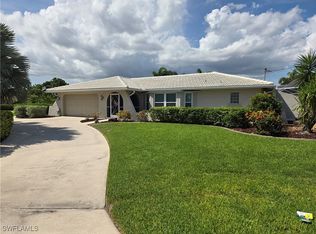 2005 SE 26th St, Cape Coral, FL 33904