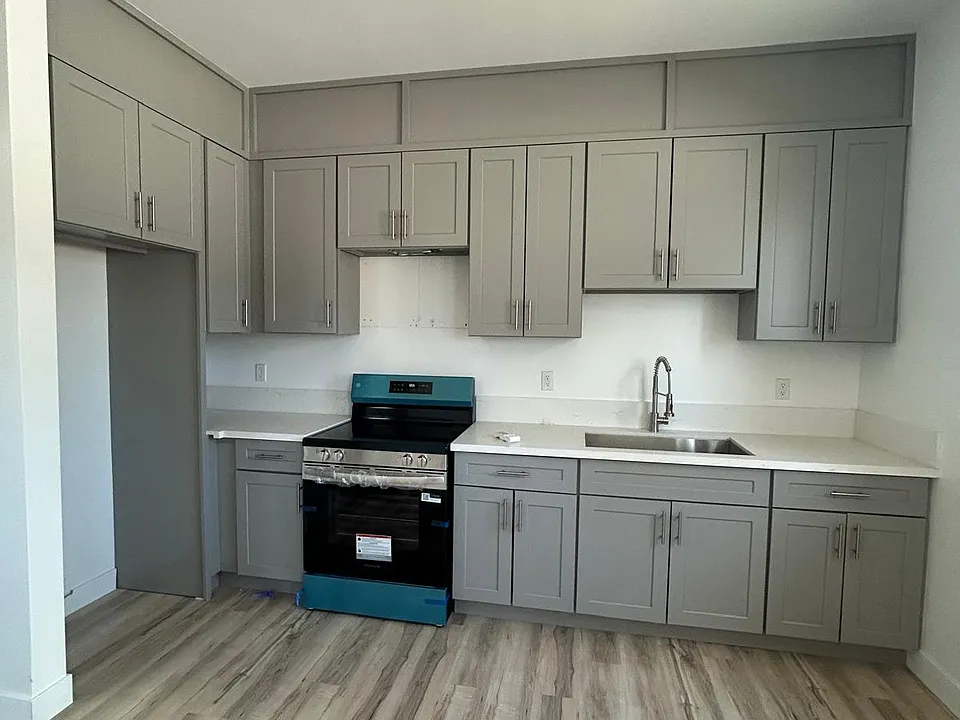1/2 E Avenue T6