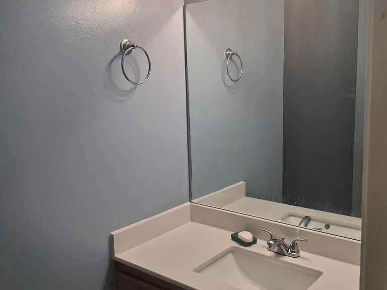 606 Independence Ct — Photo 16