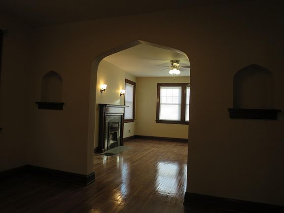 3rd image of 3211 Indianola Ave APT 2