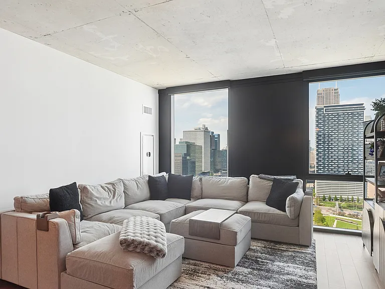 234 W Polk St #2504 — Photo 12